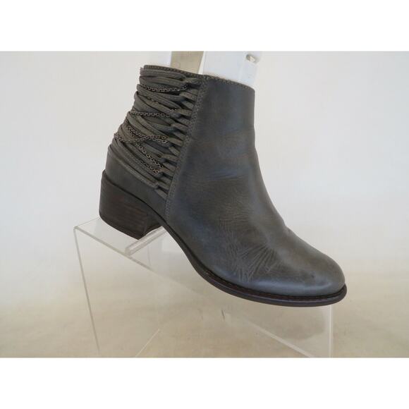 Steve Madden Womens Size 6 M Gray Leather Zip Ankle Fashion Boots Bootie - Picture 1 of 12